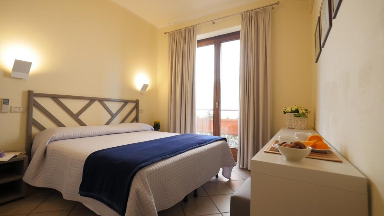 Residenza Turistico Alberghiera Corallo Castiglione della Pescaia Bagian luar foto